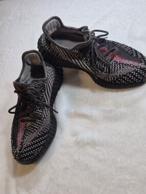 adidas Yeezy Boost 350 V2 Yecheil Men's Sneakers Size 9 Non-Reflective FW5190